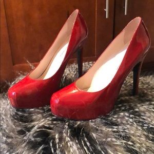 Red pumps